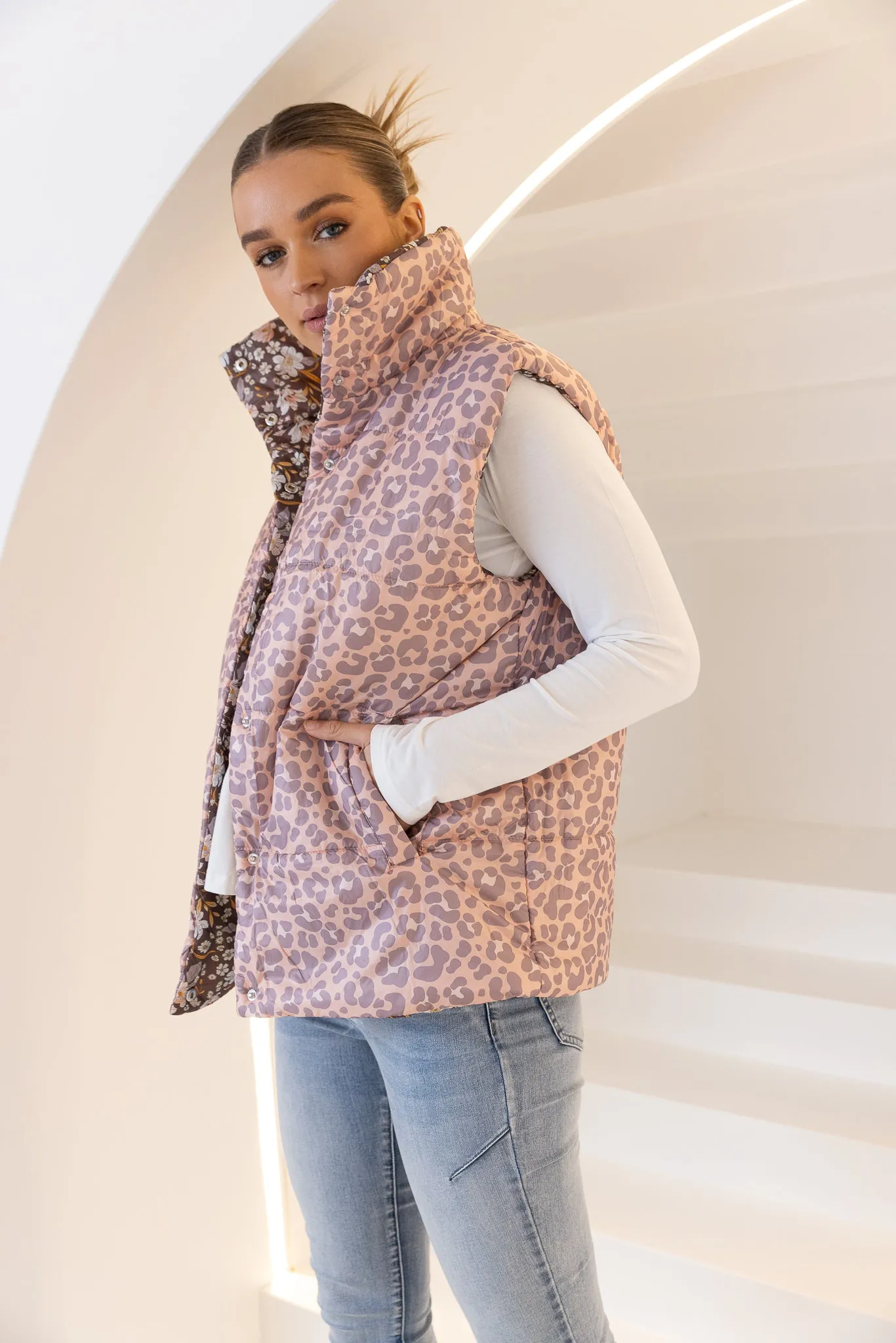 ALESSIA REVERSIBLE PUFFER VEST - Choc Floral/Pink Cheetah