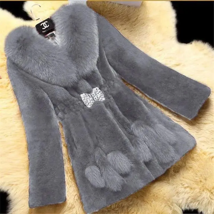 Luxurious Mid-Length Mother Coat with Fox Fur Collar